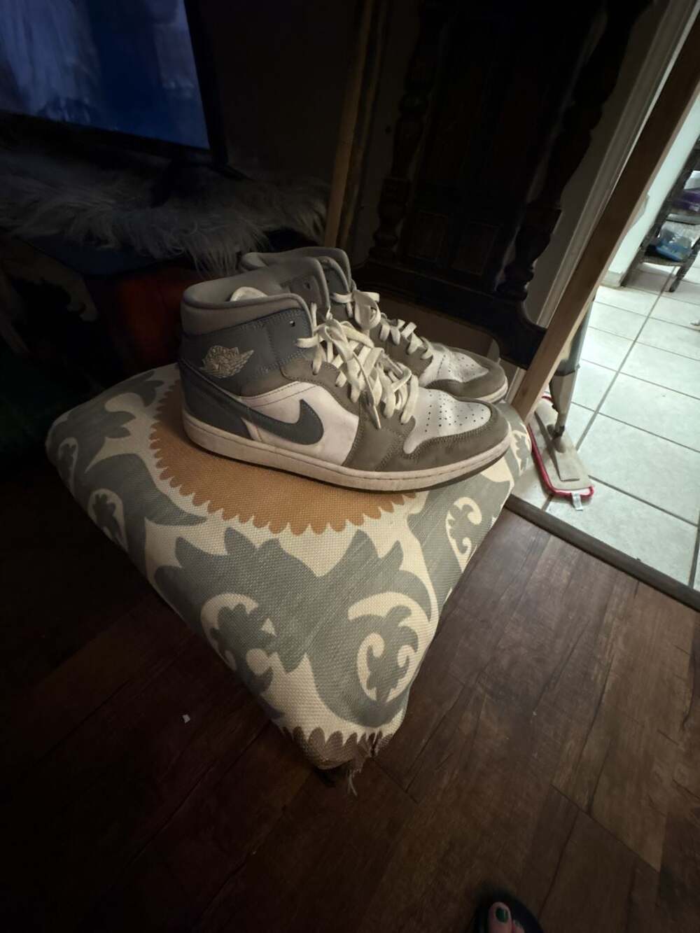 Nike Air Jordan 1 Mid SE 'Patent Cool Grey' Sneakers (HF3216-100)